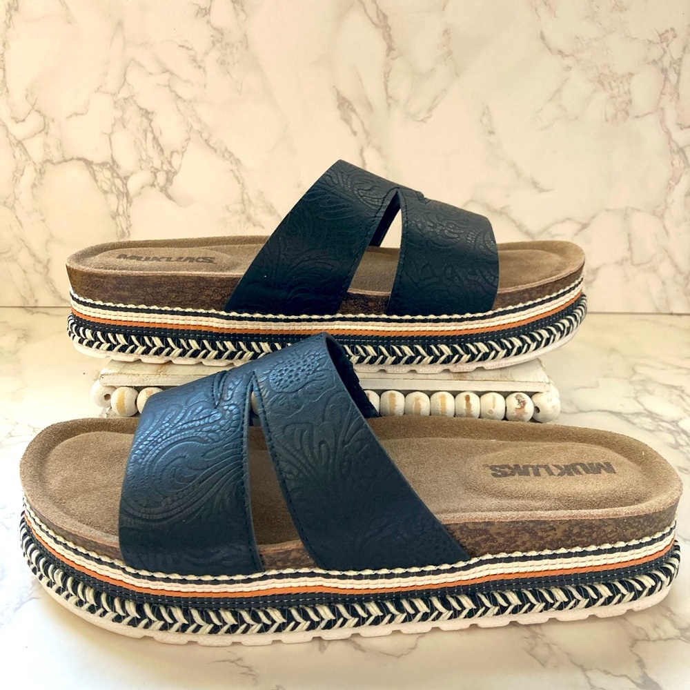 MUK LUKS Beach Blanket Sandal